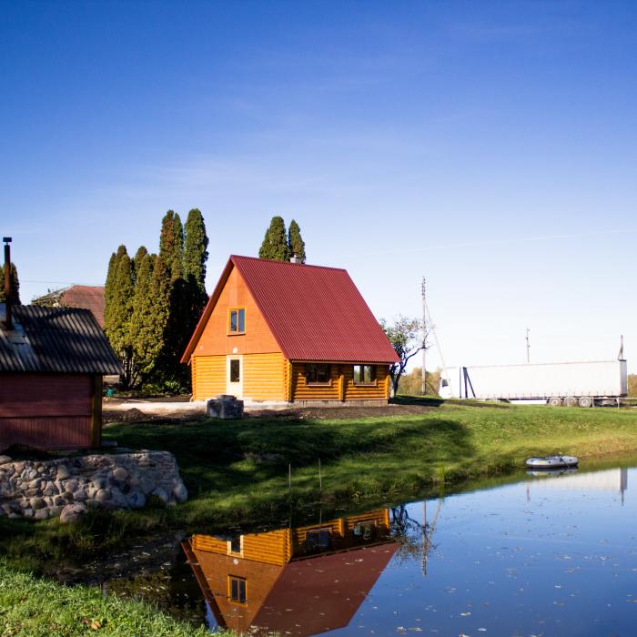 "Tūjas"