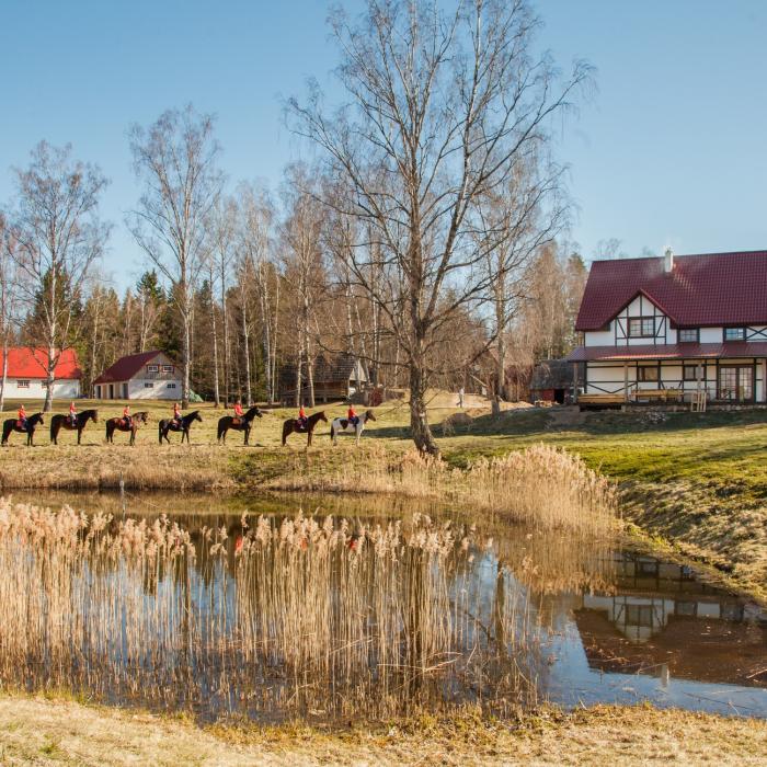 Zirgu sēta "Klajumi"